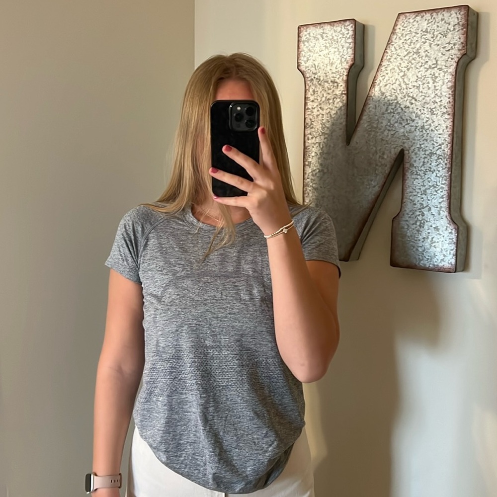 Lululemon Like-New Gray Swiftly Tech Short Sleeve - image 1